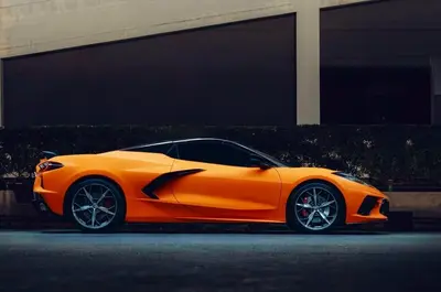 2024 Chevrolet Corvette Stingray Convertible Z51, 70th Anniversary Edition, 11,000 km, one owner thumbnail 2