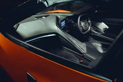 2024 Chevrolet Corvette Stingray Convertible Z51, 70th Anniversary Edition, 11,000 km, one owner thumbnail 4
