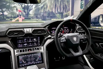 2025 Lamborghini URUS Performante thumbnail 5