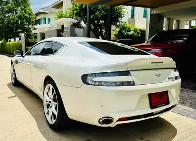 2016 Aston Martin Rapide S V12 thumbnail 2