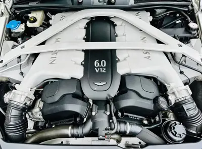 2016 Aston Martin Rapide S V12 thumbnail 5