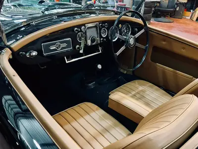 1955-1962 MG MGA Roadster thumbnail 3