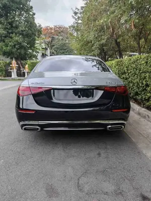 Mercedes-Maybach S580e Premium 2023 thumbnail 3