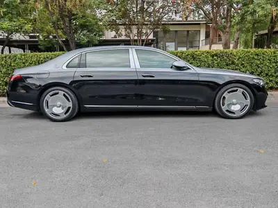 Mercedes-Maybach S580e Premium 2023 thumbnail 5