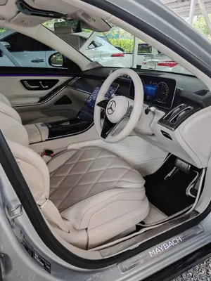Mercedes-Maybach S580e Premium 2023 thumbnail 9